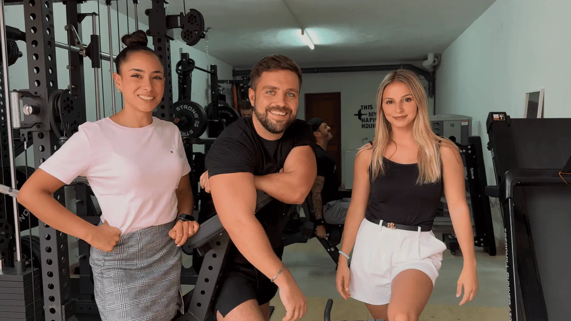 Mariam, Neus y Bernat, alumnos de Liga Fitness